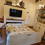 Casetta Nel Bosco بيت للعطل *